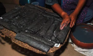 keunikan-piki-roti-kertas-berlapis-jagung-biru