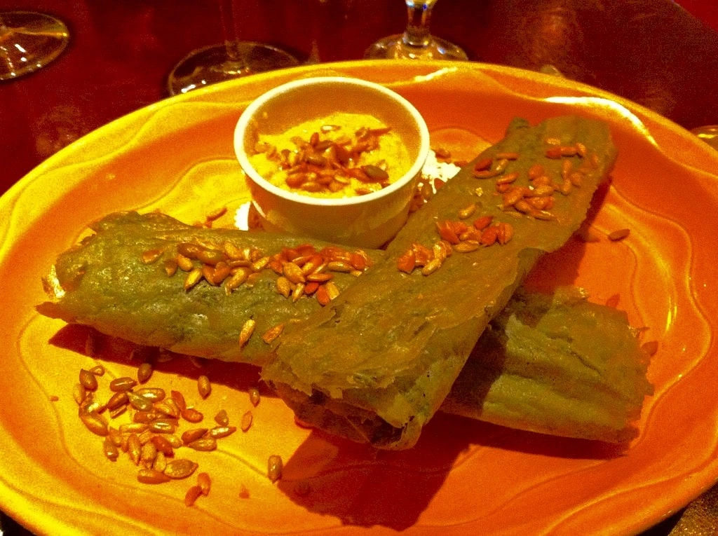 keunikan-piki-roti-kertas-berlapis-jagung-biru