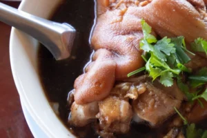 sisi-lain-kuliner-as-dari-kaki-babi-hingga-buaya
