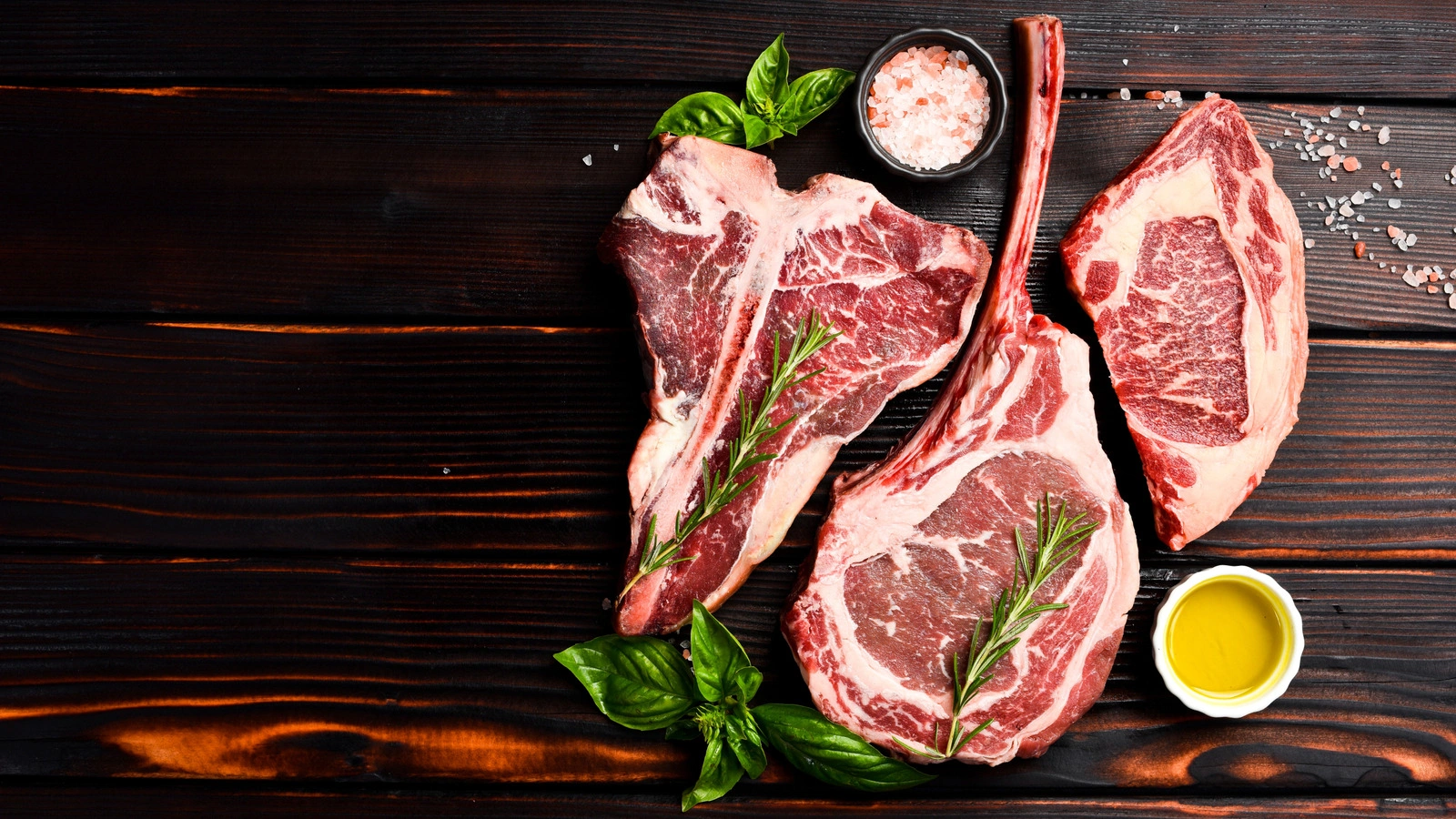 tomahawk-vs-t-bone-vs-ribeye-mana-steak-paling-juicy